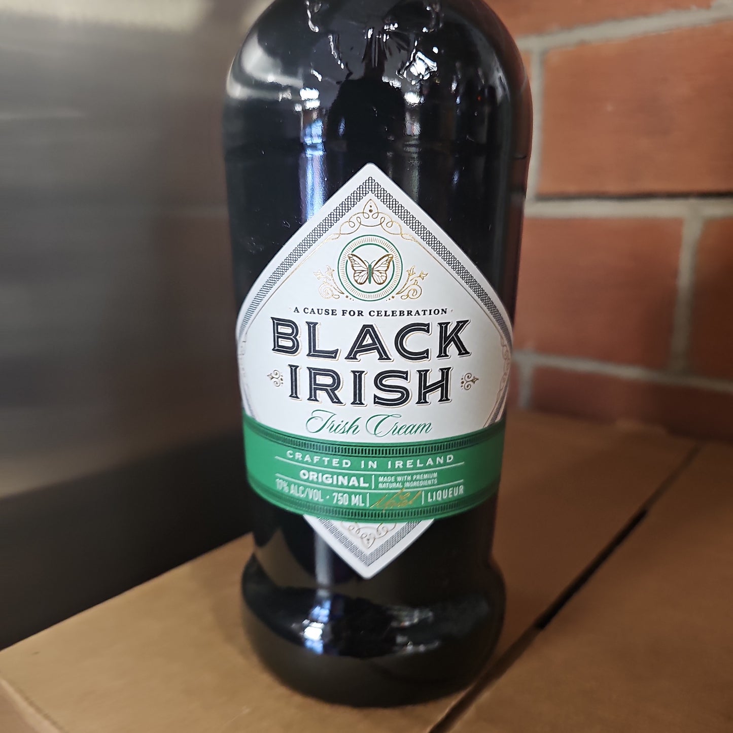 Black Irish by Mariah Carey Irish Cream 750ml